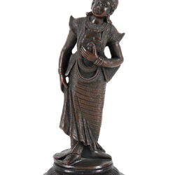 Kunstauktion Engel Koblenz Auktion 179 Stehende Figur in langem Gewand