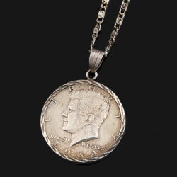 Kunstauktion Engel Koblenz Auktion 180 Münzanhänger mit Kette