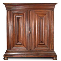 Kunstauktion Engel Koblenz Auktion 180 Frankfurter Wellenschrank (Nasenschrank)