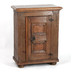 Kunstauktion Engel Koblenz Auktion 180 Zierlicher Barock-Halbschrank